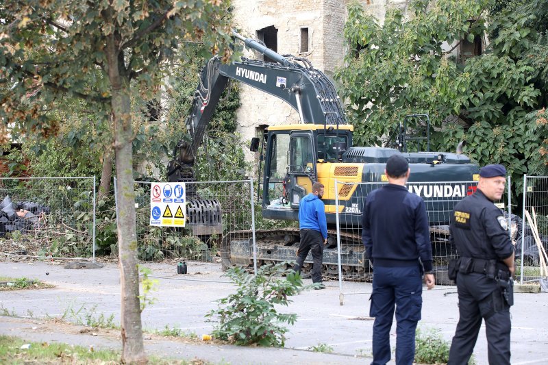 Rušenje zgrade u Paromlinskoj