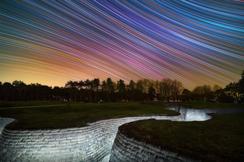 Kategorija Snimke neba, drugo mjesto: Celestial equator above WWI trenches Mermorial