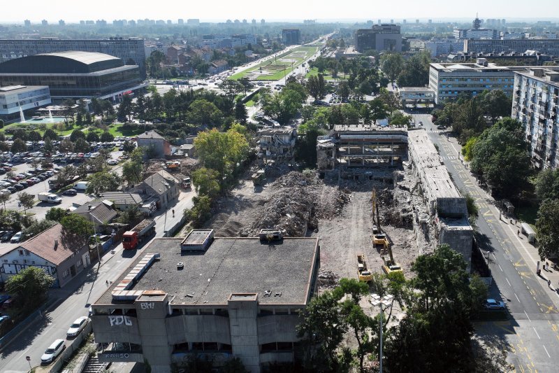 Rušenje zgrade bivše Zagrebačke banke u Paromlinskoj ulici