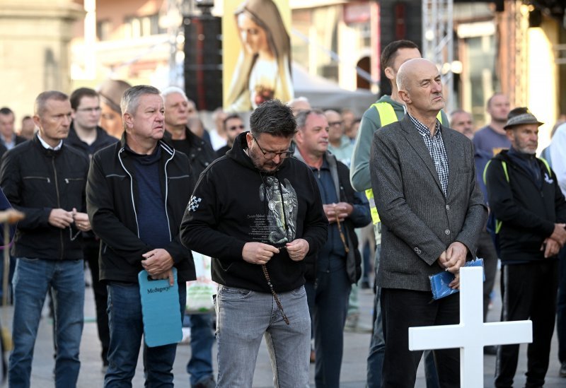 Na trgovima hrvatskih gradova su molitelji