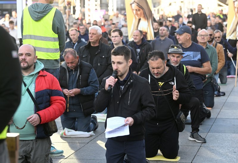 Na trgovima hrvatskih gradova su molitelji