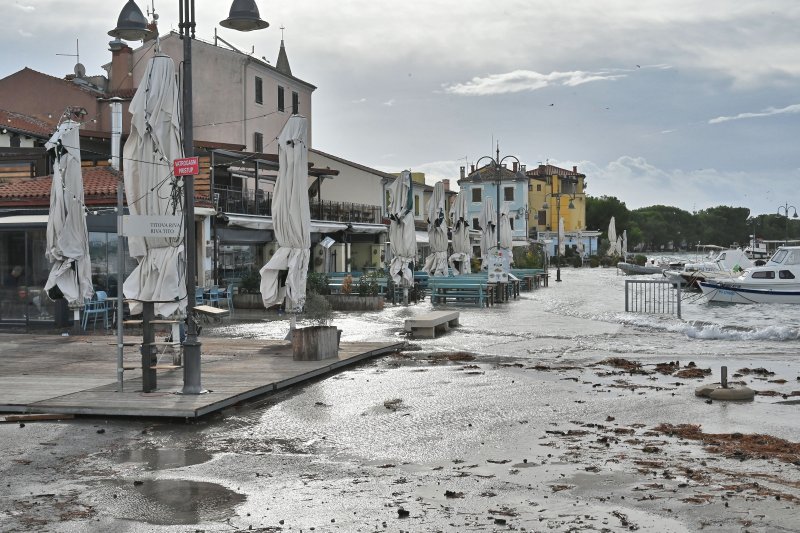 Poplavljena riva u Fažani
