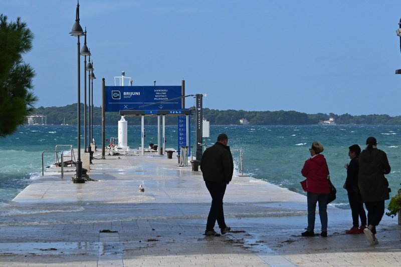 Poplavljena riva u Fažani