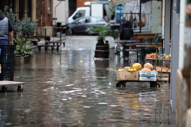Poplavljena riječka tržnica
