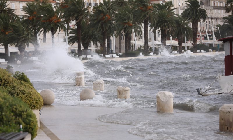 Orkansko jugo u Splitu