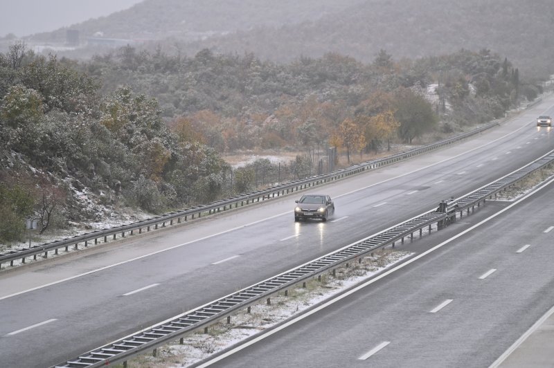 Snijeg na autocesti A1 kod Zagvozda