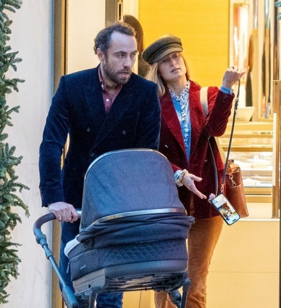 James Middleton i Alizee Thevenet u kupovini