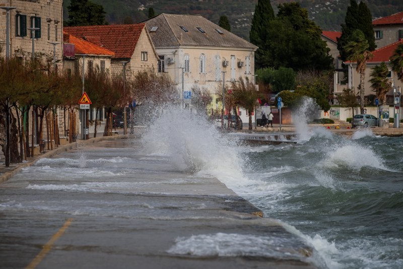 Jugo u Kaštel Starom