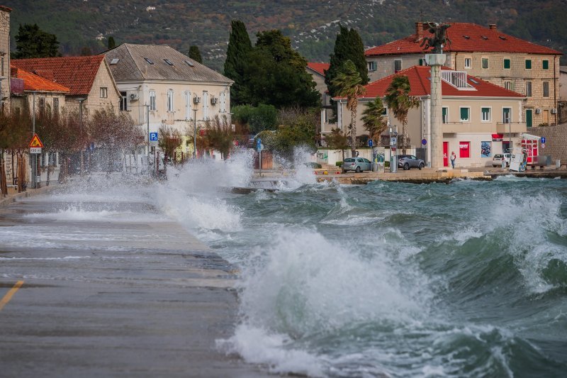 Jugo u Kaštel Starom