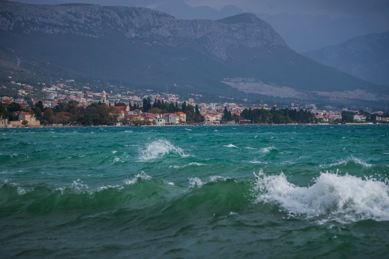 Jugo u Kaštel Starom