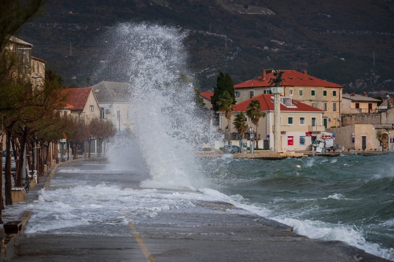 Jugo u Kaštel Starom