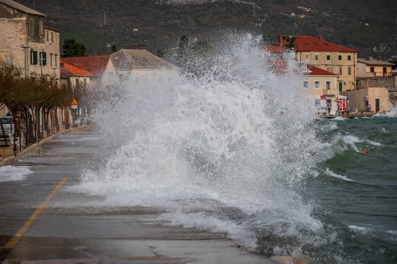 Jugo u Kaštel Starom