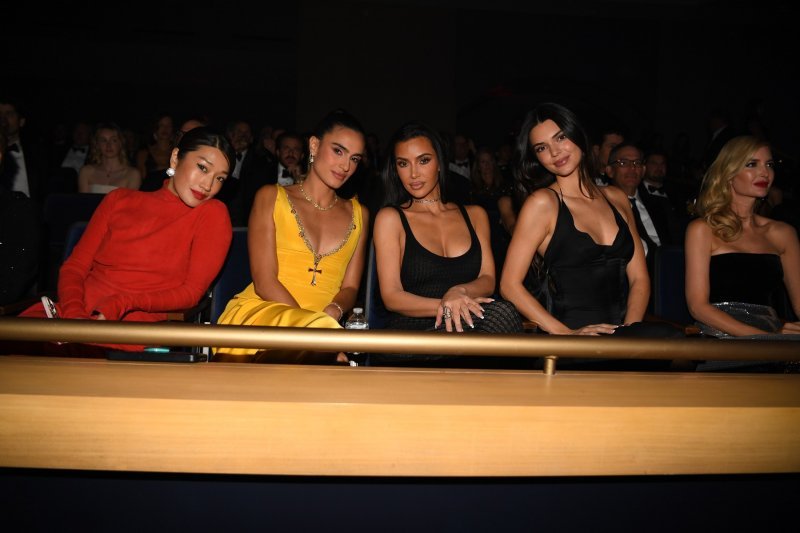 Peggy Gou, Isabela Rangel Grutman, Kim Kardashian, Kendall Jenner i Ivanka Trump