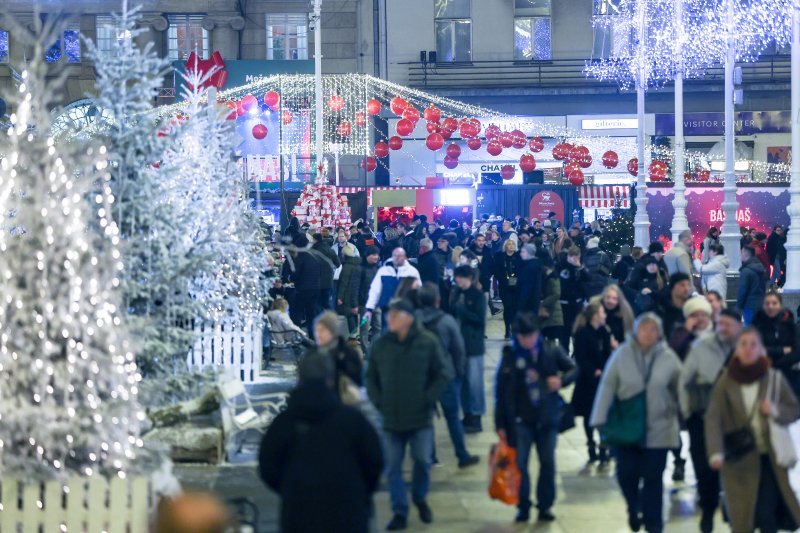 Večernja šetnja Adventom u Zagrebu