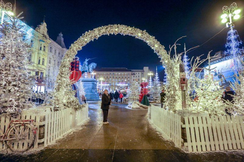 Večernja šetnja Adventom u Zagrebu