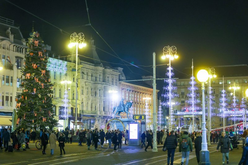 Večernja šetnja Adventom u Zagrebu