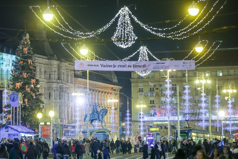 Večernja šetnja Adventom u Zagrebu