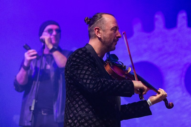 Gibonni održao koncert u prepunoj dvorani Krešimira Ćosića