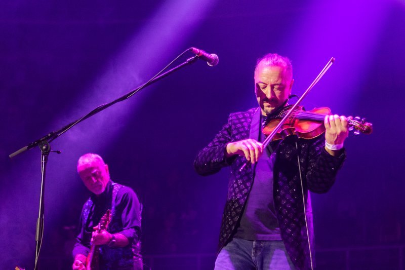 Gibonni održao koncert u prepunoj dvorani Krešimira Ćosića