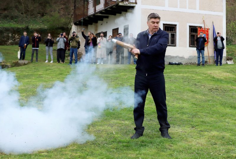 Zoran Milanović na Kostelskoj uskrsnoj pistoli