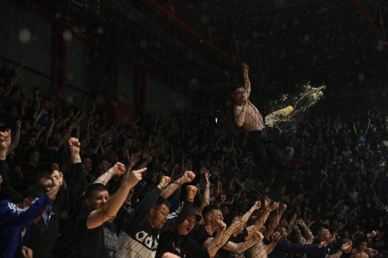 Slavlje BBB-a nakon pobjede Futsal Dinama