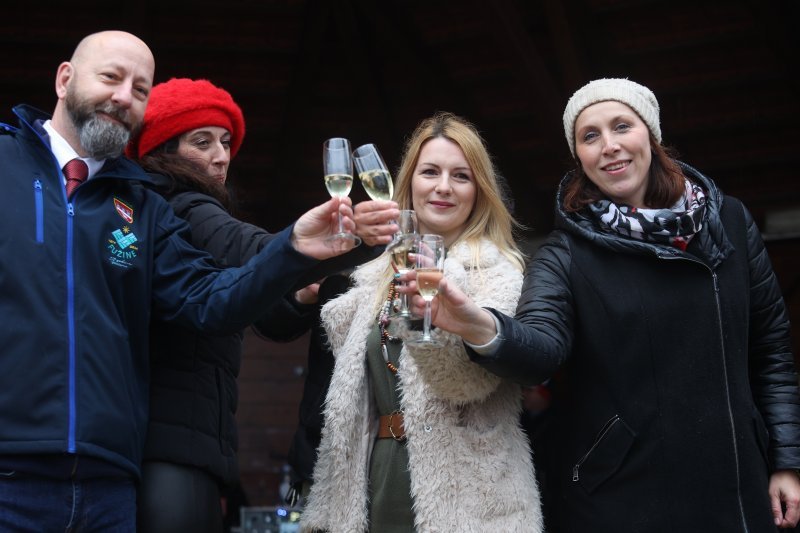 U Fužinama već tradicionalno organiziran najveći ispraćaj Stare i doček Nove godine u podne