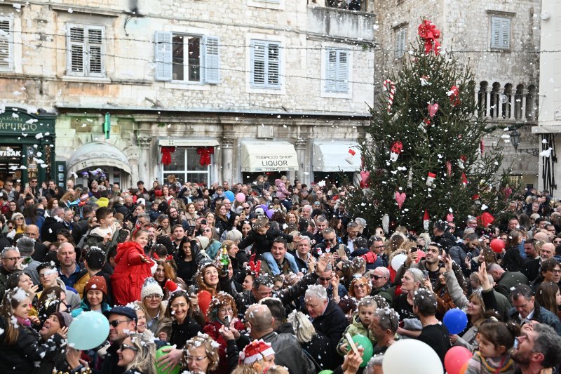 Rani doček Nove godine na splitskog Pjaci