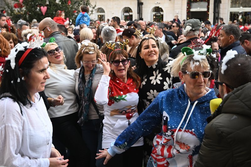 Rani doček Nove godine na splitskog Pjaci