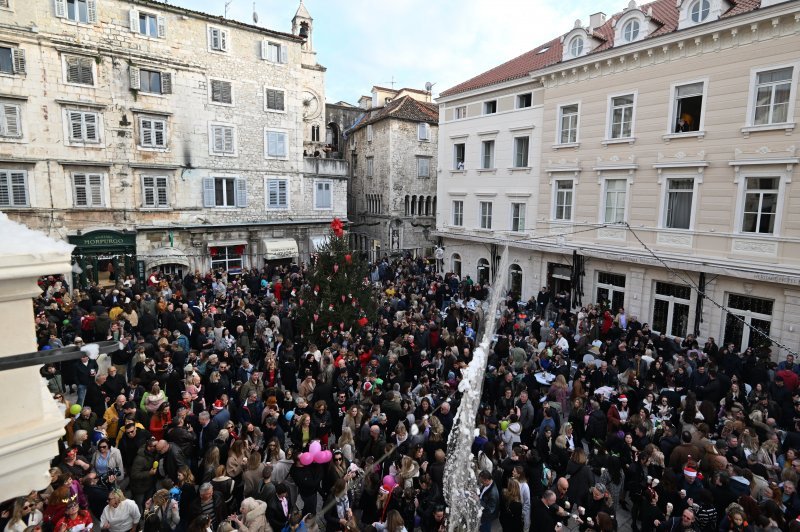 Rani doček Nove godine na splitskog Pjaci