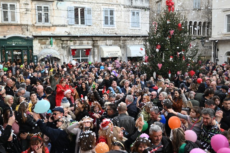 Rani doček Nove godine na splitskog Pjaci