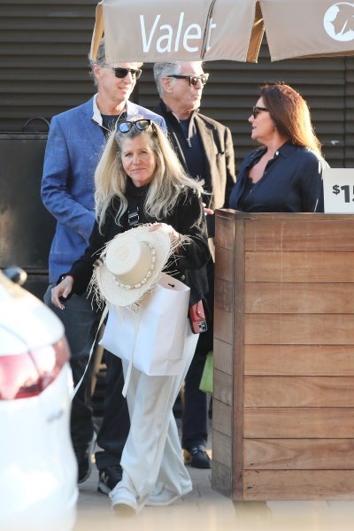 Pierce Brosnan s obitelji na ručku