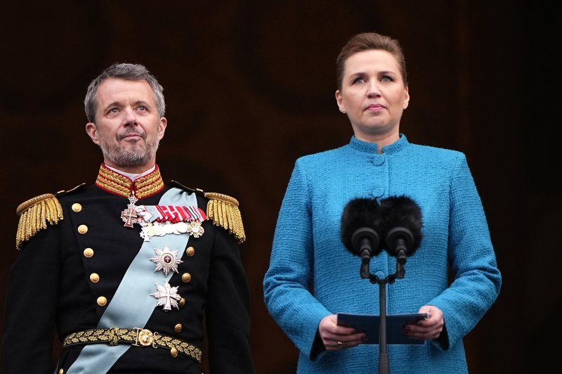 Danski kralj Frederik i premijerka Mette Frederiksen