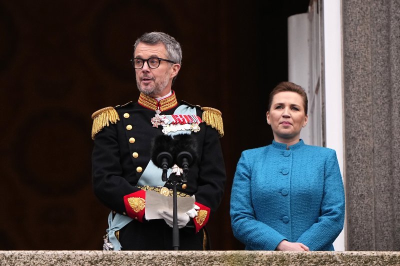 Danski kralj Frederik i premijerka Mette Frederiksen