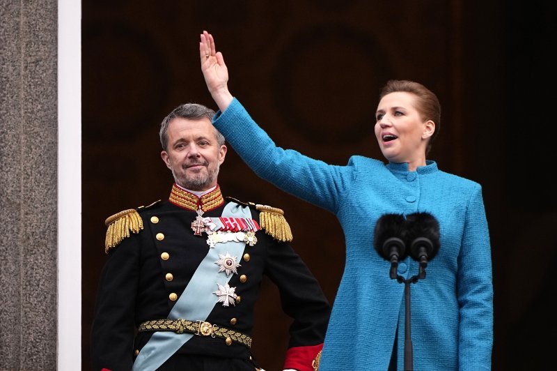 Danski kralj Frederik i premijerka Mette Frederiksen