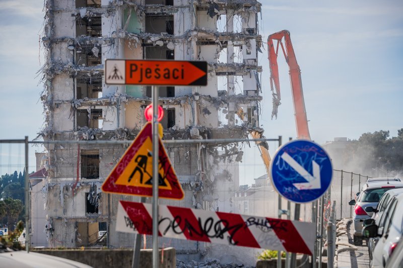 Nastavak rušenja hotela Marjan u Splitu