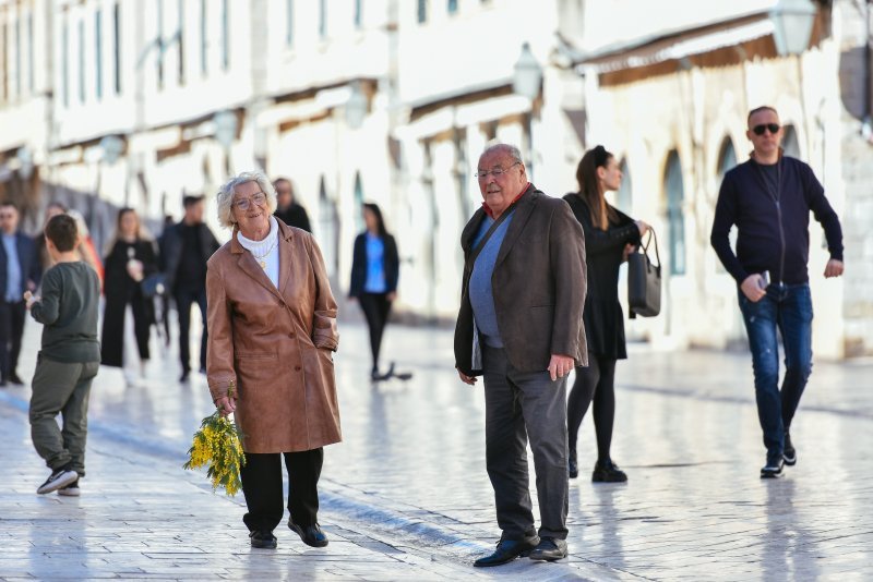 Nedjeljna špica na Stradunu