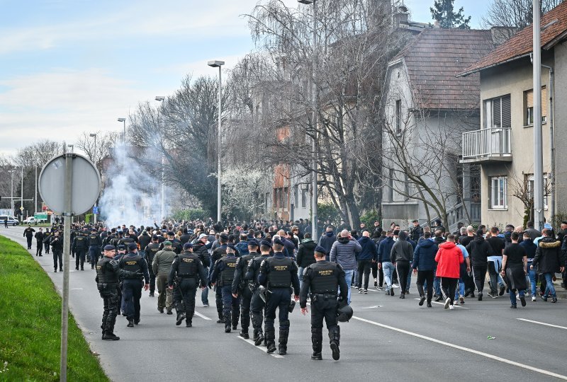 Navijačka skupina Armada stigla na derbi Dinamo - Rijeka