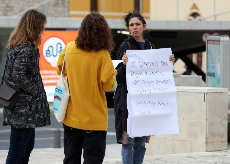 Prosvjednici protiv molitelja, Šibenik