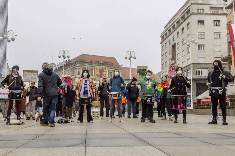 Prosvjed protiv molitelja u Zagrebu