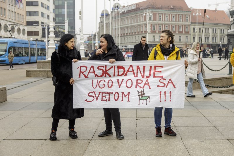 Prosvjed protiv molitelja u Zagrebu