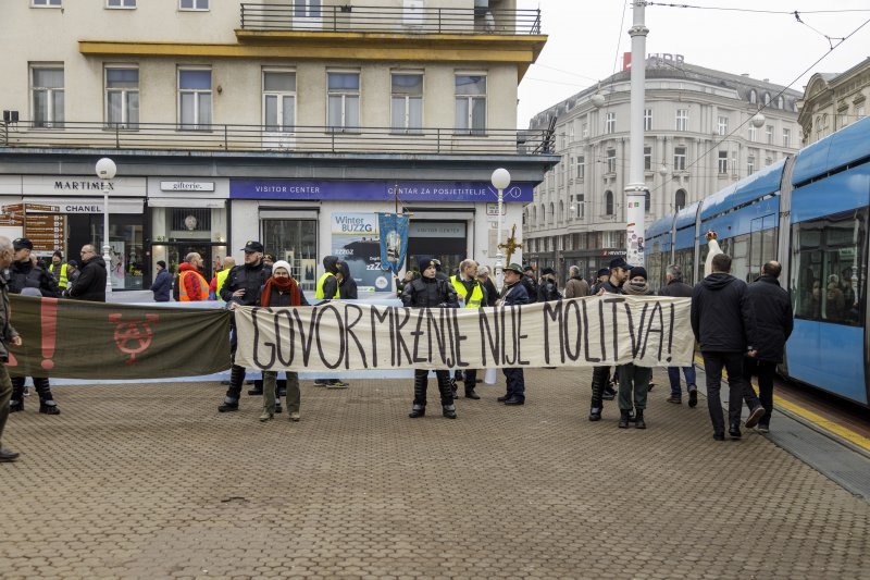 Prosvjed protiv molitelja u Zagrebu