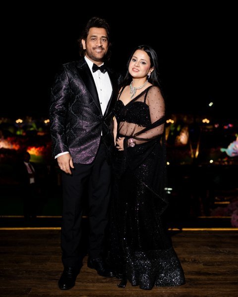Mahendra Singh Dhoni sa suprugom Sakshi Dhoni