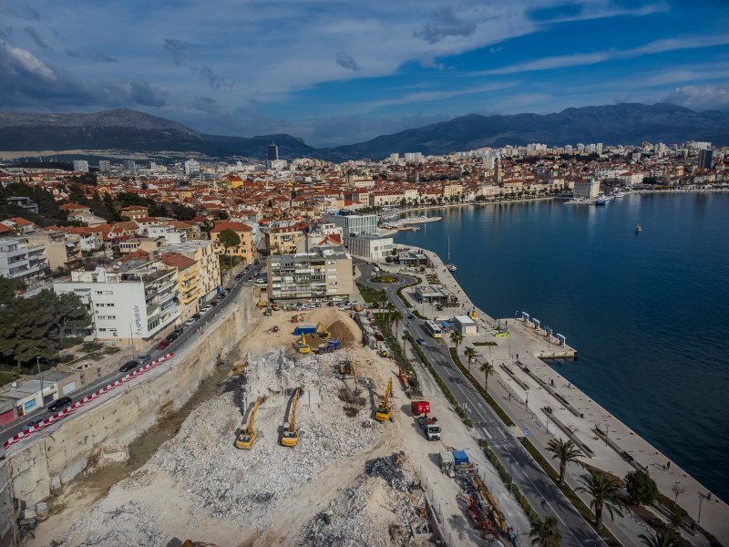 Pogled iz zraka na sravnjeni hotel Marjan u Splitu