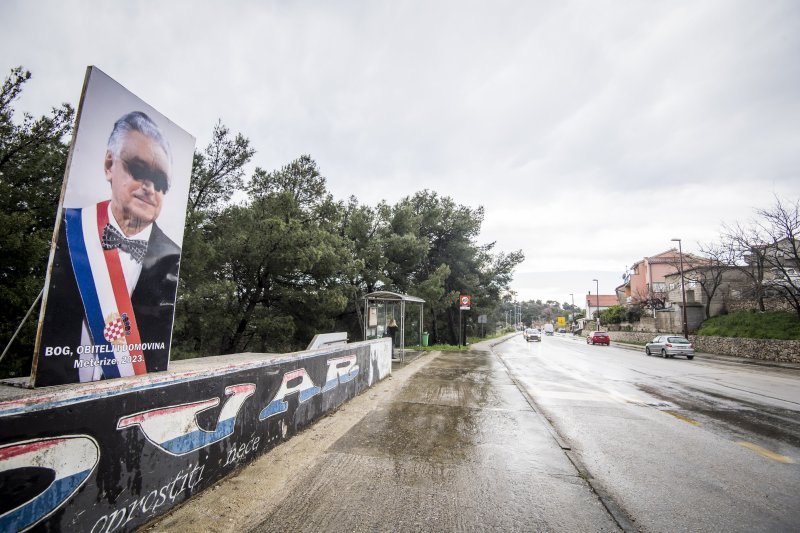 Nepoznati počinitelji išarali sliku Franje Tuđmana u šibenskom naselju Meterize