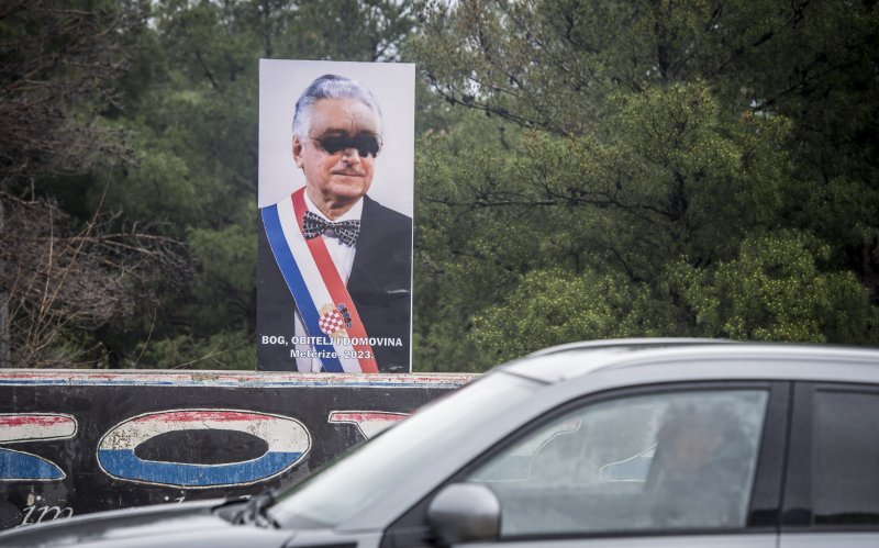 Nepoznati počinitelji išarali sliku Franje Tuđmana u šibenskom naselju Meterize