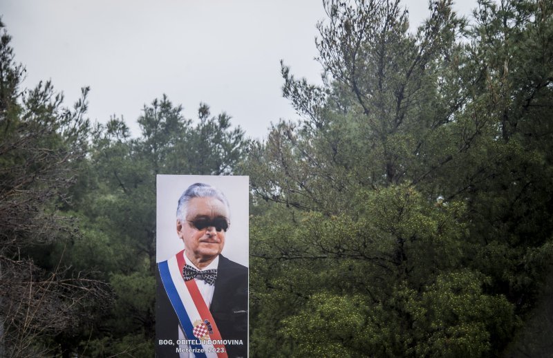 Nepoznati počinitelji išarali sliku Franje Tuđmana u šibenskom naselju Meterize