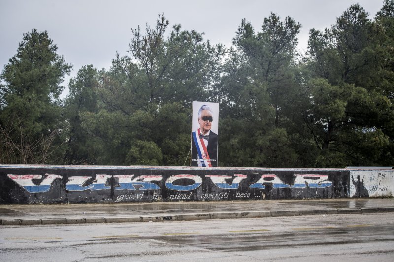 Nepoznati počinitelji išarali sliku Franje Tuđmana u šibenskom naselju Meterize