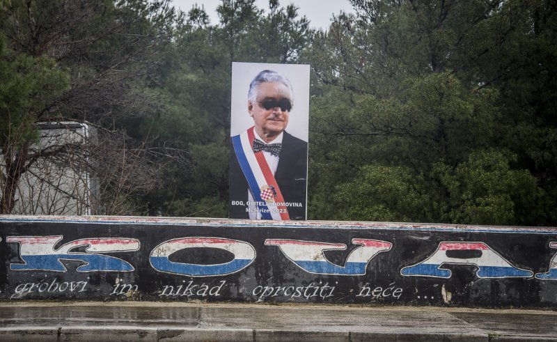 Nepoznati počinitelji išarali sliku Franje Tuđmana u šibenskom naselju Meterize