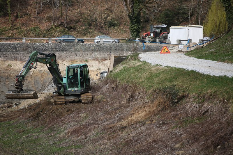 Nastavljeno je čišćenje jezera Trakošćan