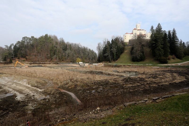 Nastavljeno je čišćenje jezera Trakošćan